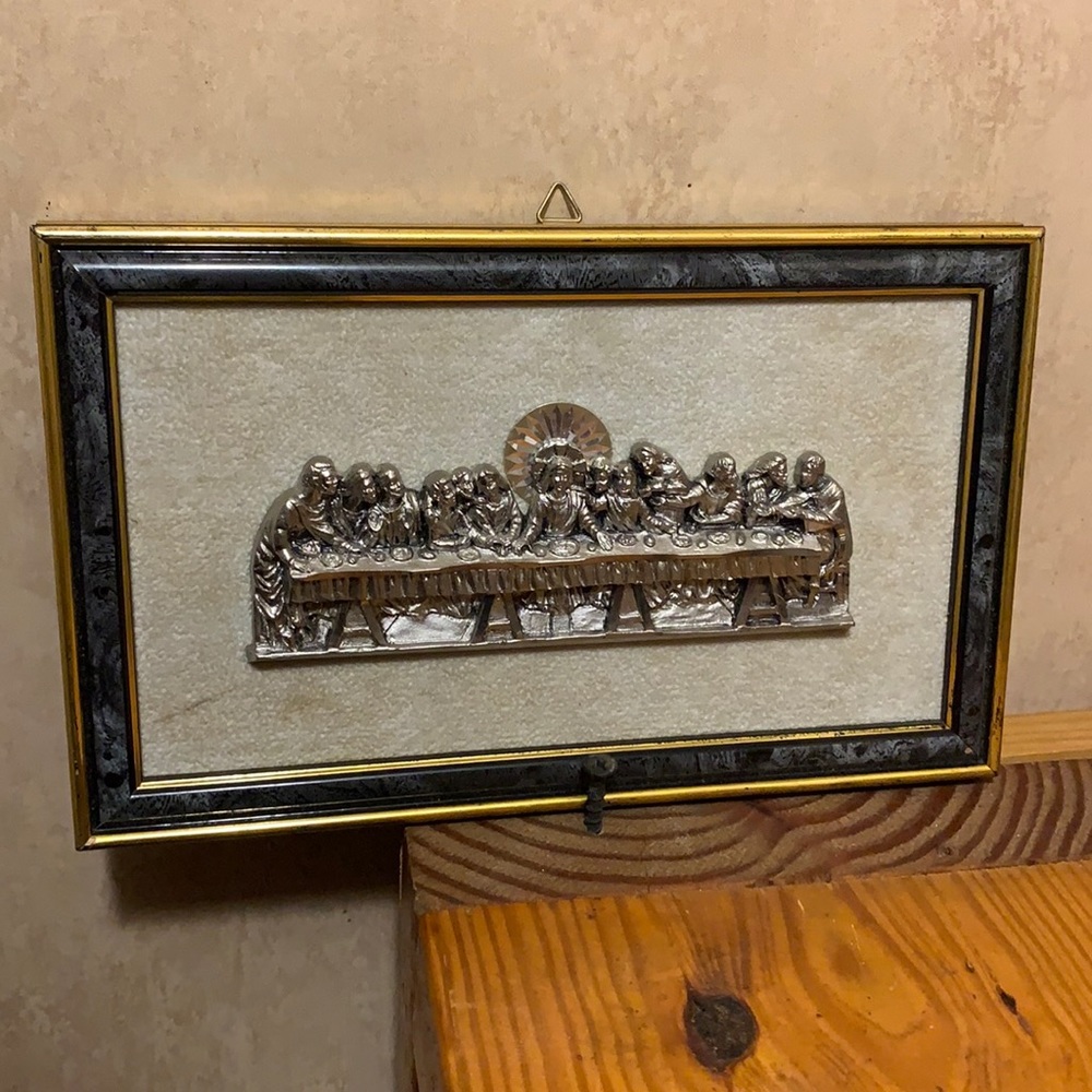 The last supper imitated black marble and gold tone wall frame